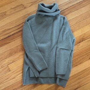 Women’s Turtleneck Ribbed Cashmere Sweater - Sage Green